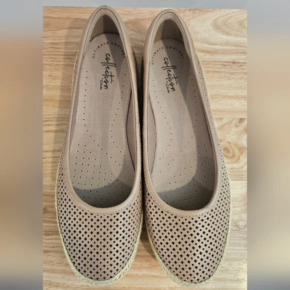 NWT Clark's Women's Tan Flexy Round Toe Ballet Flats Size-9 - Picture 2 of 7